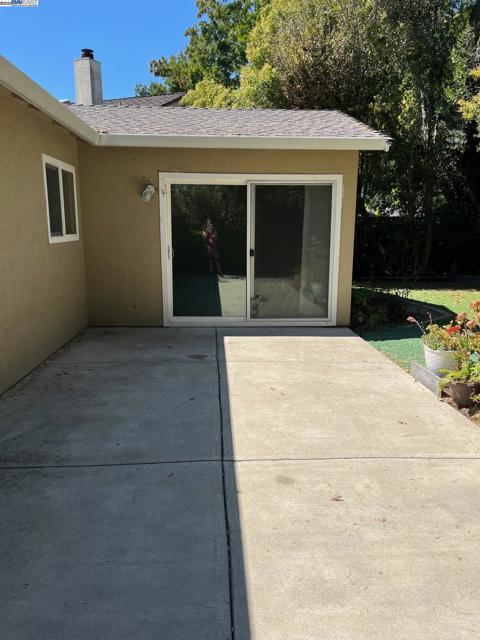 4205 Mairmont Dr, Pleasanton CA: https://media.crmls.org/mediaz/34ca24a7-8e0b-4f41-885a-1a89a9af64a8.jpg