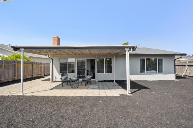 1165 Amend St, Pinole CA: https://media.crmls.org/mediaz/34ca67c7-3a14-457d-9be5-32dc756a6ef8.jpg
