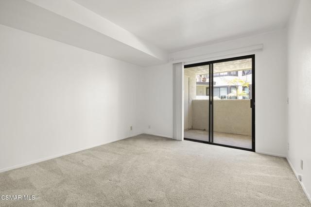 1923 Majorca Drive, Oxnard CA: https://media.crmls.org/mediaz/34ca9dfb-da07-4e00-b596-bf691d0d7f8a.jpg