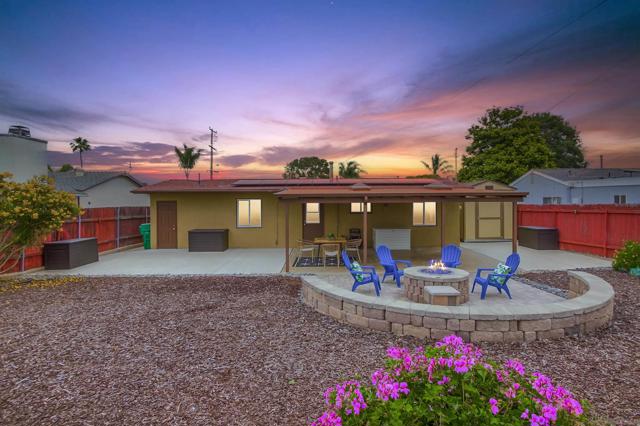 3275 Moccasin Ave, San Diego CA: https://media.crmls.org/mediaz/34cae19d-50dc-479d-bf5e-1b64427f28d6.jpg