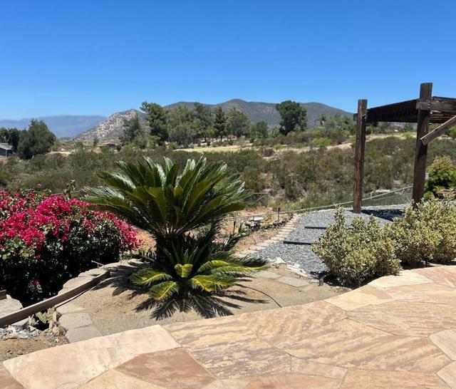 18822 Possum Pass, Valley Center CA: https://media.crmls.org/mediaz/34cb054a-5c52-41b6-9782-f821ef2d3763.jpg