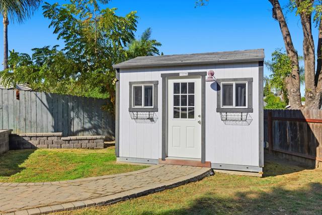 1178 Eucalyptus Dr, El Cajon CA: https://media.crmls.org/mediaz/34cb8c0f-90d2-4eb7-a979-60a9b367e080.jpg