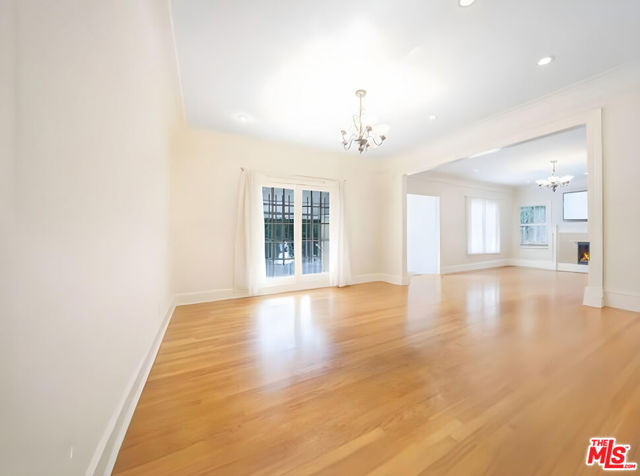 320 Westminster Avenue, Los Angeles CA: https://media.crmls.org/mediaz/34cb9b8d-2ce8-4d5b-805f-8dce8a2a64d7.jpg