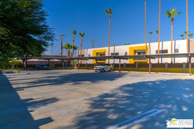 588 E San Lorenzo Road #204, Palm Springs, CA 92264