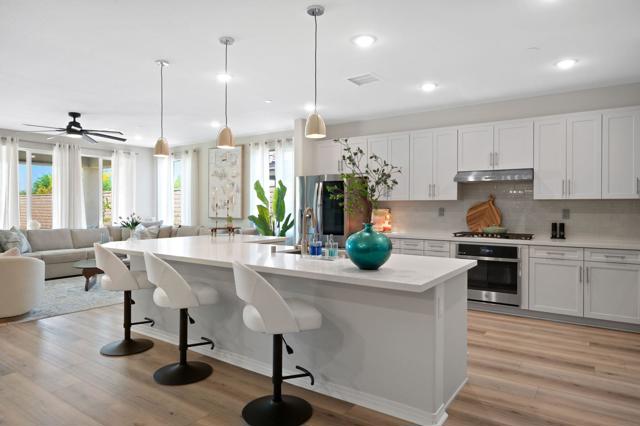 42811 Torno Place, Indio CA: https://media.crmls.org/mediaz/34cc0fab-ac14-421b-90bd-fb55e2dc632a.jpg