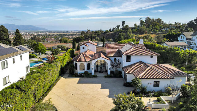 45 Valley Vista Drive, Camarillo CA: https://media.crmls.org/mediaz/34cc3089-402e-4665-b24e-870c3769ae85.jpg