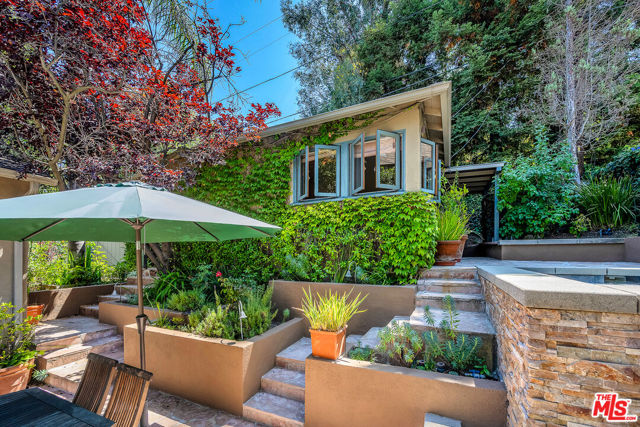 3275 Dos Palos Drive, Los Angeles CA: https://media.crmls.org/mediaz/34cc3839-349d-41e7-846e-55ae5c68e708.jpg