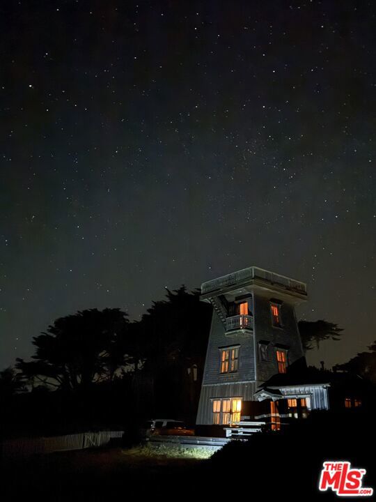 https://media.crmls.org/mediaz/34cc9a98-b98f-45f1-960a-4aeacaad6816.jpg?preset=X-Large