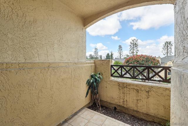 2077 Lakeridge Circle, Chula Vista CA: https://media.crmls.org/mediaz/34cce123-b08c-4048-b292-8def824d7ea0.jpg