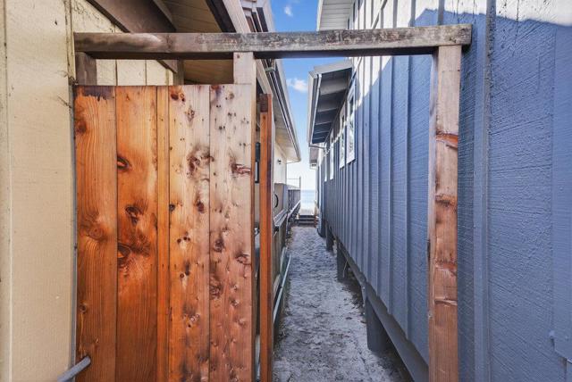 619 Beach Drive, Aptos CA: https://media.crmls.org/mediaz/34cd926d-17c6-454d-a3c2-5ee3fd309805.jpg