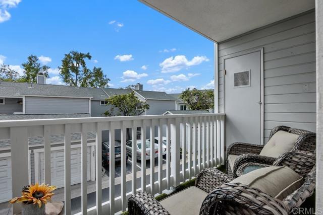 105 Mangano Circle, Encinitas CA: https://media.crmls.org/mediaz/34ce3ee6-f69a-45a3-ba2c-0cc386e221a8.jpg