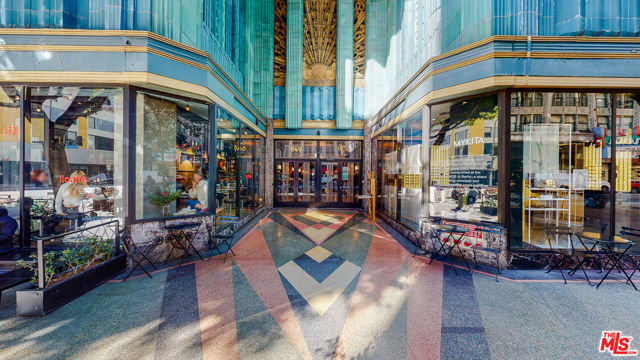 849 S Broadway, Los Angeles CA: https://media.crmls.org/mediaz/34ce8f13-ca89-411d-b1b7-f33320441a93.jpg