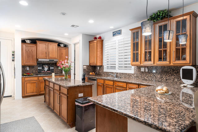 80580 Apple Court, Indio CA: https://media.crmls.org/mediaz/34ce9ff6-3aa4-47d4-9509-d0c7e74d927f.jpg