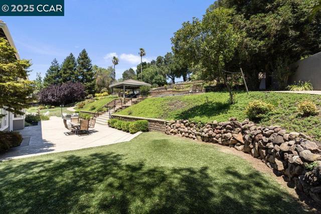 825 Bertram St, Walnut Creek CA: https://media.crmls.org/mediaz/34cea1d1-0121-4288-b519-b4d917c41f0a.jpg