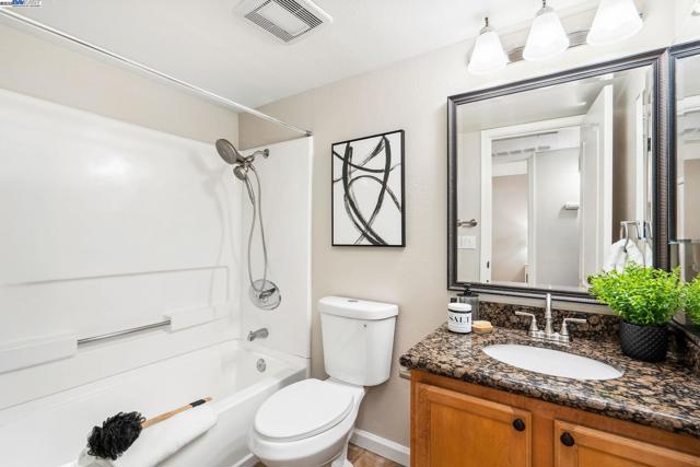 265 Reflections Dr, San Ramon CA: https://media.crmls.org/mediaz/34ced702-3282-4f82-8f4a-3848a510a322.jpg