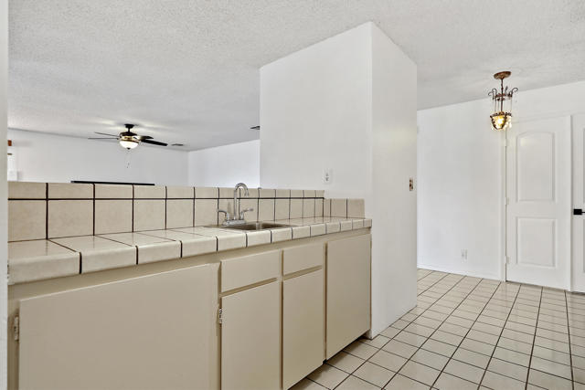 52600 Avenida Herrera, La Quinta CA: https://media.crmls.org/mediaz/34cf390c-f8a9-440b-b83a-e0de70c01dcb.jpg