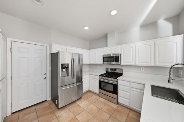 7445 Brigadoon Way, Dublin CA: https://media.crmls.org/mediaz/34cf691a-1854-4168-8bb8-e077b9afa9a4.jpg