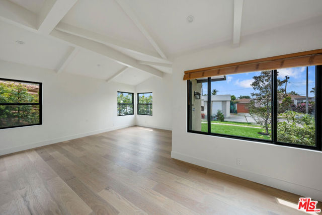 4718 Gaviota Avenue, Long Beach CA: https://media.crmls.org/mediaz/34cfcc9f-a1a7-4332-a930-0b302c5bb832.jpg