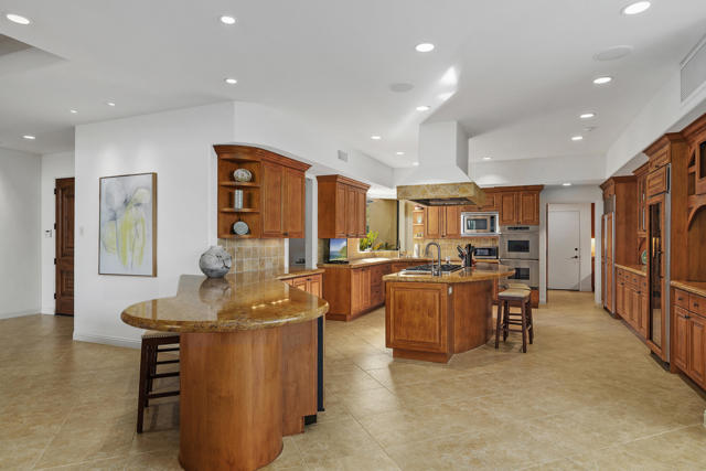 73481 Mariposa Drive, Palm Desert CA: https://media.crmls.org/mediaz/34cfedfa-fd1f-4e36-8e1b-45eb1c957df2.jpg