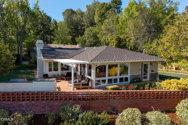 5109 Redwillow Lane, La Canada Flintridge CA: https://media.crmls.org/mediaz/34d07623-e813-4d37-8dab-4aaceea4b2b5.jpg