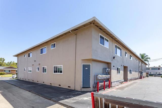 2104 Royal Drive, Santa Clara CA: https://media.crmls.org/mediaz/34d0fd63-f399-4cf5-a550-0ab853ea40f9.jpg