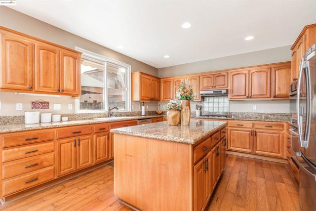 3438 Keystone Loop, Discovery Bay CA: https://media.crmls.org/mediaz/34d10e90-9df5-4704-b5e0-d6635c07bb8d.jpg