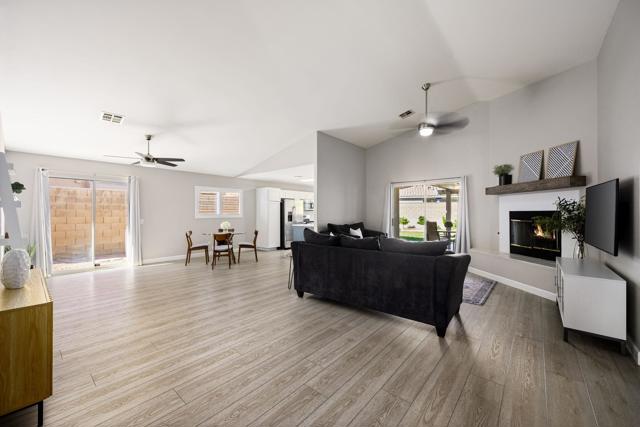 78524 San Marino Court, La Quinta CA: https://media.crmls.org/mediaz/34d15bf7-1bd0-40b5-bcac-a46075b976fd.jpg