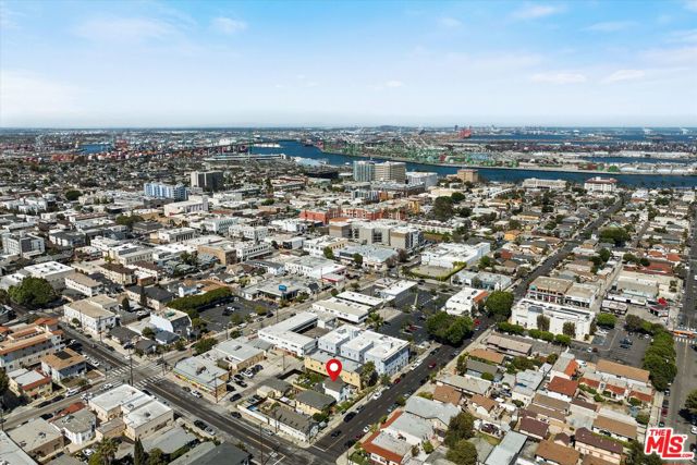 584 W 10th Street, San Pedro CA: https://media.crmls.org/mediaz/34d16f16-3b5c-4987-a6fb-8c5a40d55228.jpg