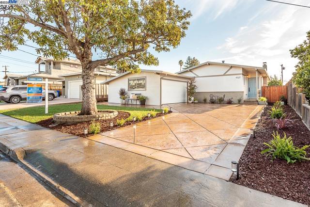 41327 Erma Ave, Fremont CA: https://media.crmls.org/mediaz/34d2850d-78e7-4610-8bef-b934f7e30508.jpg