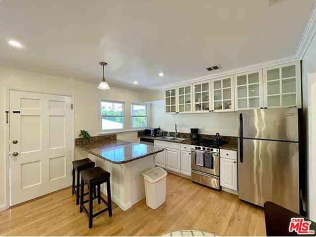 816 17th Street, Santa Monica CA: https://media.crmls.org/mediaz/34d33ea9-0d39-4c93-bd27-628a33c5bd0b.jpg