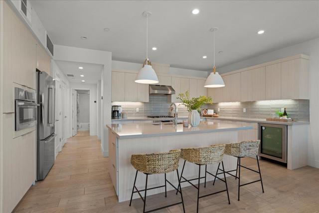 16293 Gellatt Court, Los Gatos CA: https://media.crmls.org/mediaz/34d3524f-a101-4c93-8b24-bc75e79d1b97.jpg