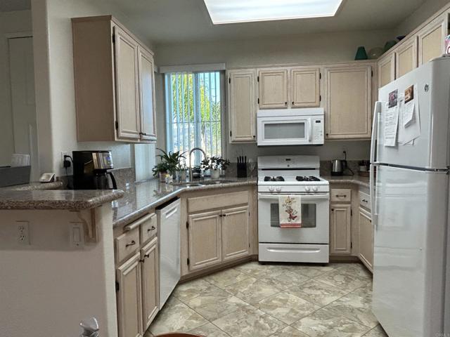 Image 8 of 24 For 11422 Via Rancho San Diego  84