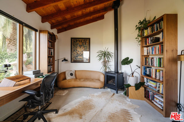 2002 Tuna Canyon Road, Topanga CA: https://media.crmls.org/mediaz/34d3c0c0-e8ba-4626-823f-4214b59f84ff.jpg