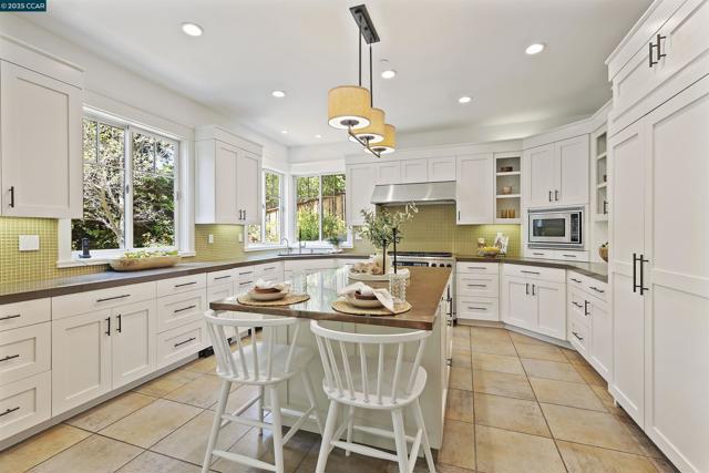 1754 Reliez Valley Rd, Lafayette CA: https://media.crmls.org/mediaz/34d3e1c2-89bb-41e4-b618-b8cb56c199fb.jpg