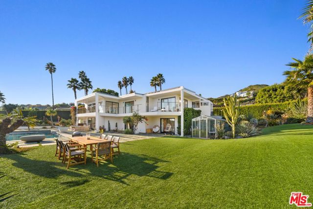 6320 VIA CATALDO Street, Malibu CA: https://media.crmls.org/mediaz/34d4ca7b-31f2-4c17-be56-be369b18eead.jpg