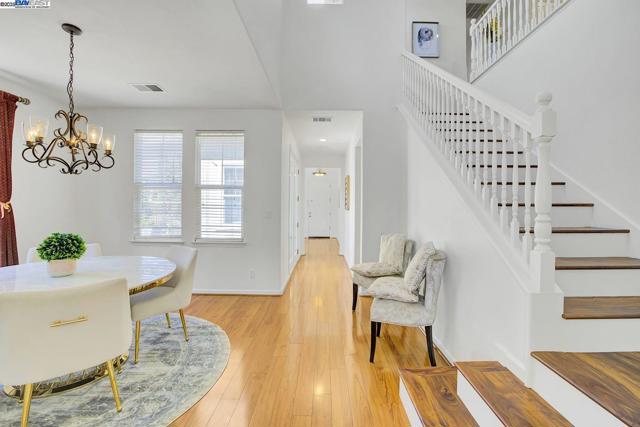 200 ARDEN CT, San Ramon CA: https://media.crmls.org/mediaz/34d54ce5-fa46-44ae-904c-3dcabc3dc915.jpg