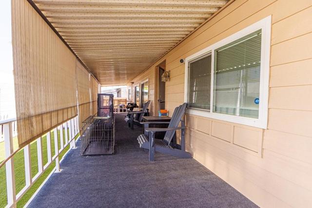 43155 Portola Avenue, Palm Desert CA: https://media.crmls.org/mediaz/34d58e9d-5b4b-401a-8c67-8a816c347d69.jpg