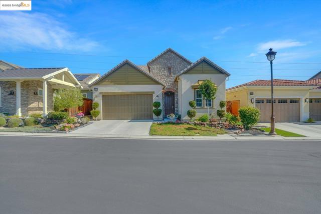 1577 Chianti LN, Brentwood CA: https://media.crmls.org/mediaz/34d5ed6e-e887-4c82-bece-50b4eecefe93.jpg