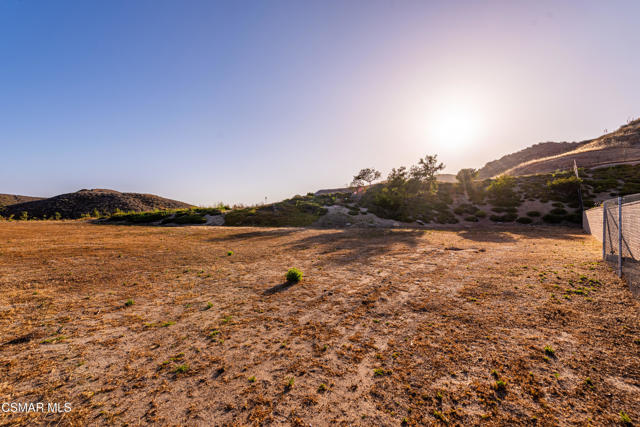 4221 Goldstone Lane, Simi Valley CA: https://media.crmls.org/mediaz/34d63d75-161e-49da-888b-2d240fbaa140.jpg