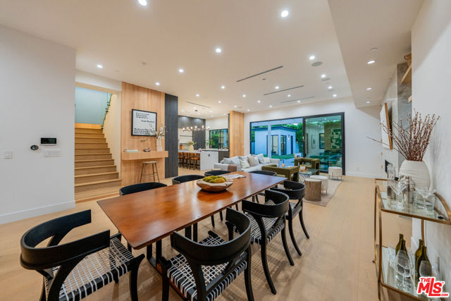 4532 Calhoun Avenue, Sherman Oaks CA: https://media.crmls.org/mediaz/34d69bb3-b56a-4864-917c-6ab9538969d4.jpg