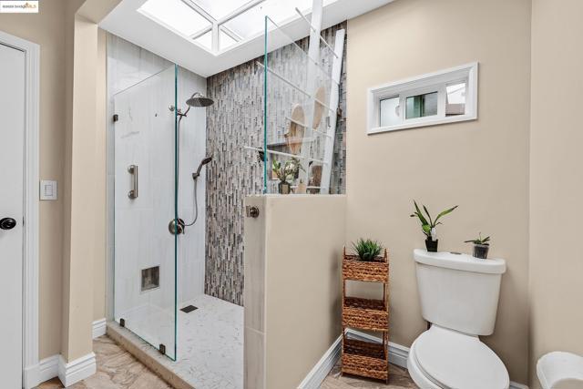 1034 Navellier St, El Cerrito CA: https://media.crmls.org/mediaz/34d6aba0-4f8d-4b1d-a114-24defc35d1ba.jpg