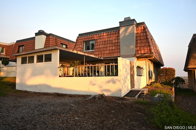 11512 Faisan WAY, San Diego CA: https://media.crmls.org/mediaz/34d7477f-91c0-4c4b-a64a-b832d55cbe2c.jpg