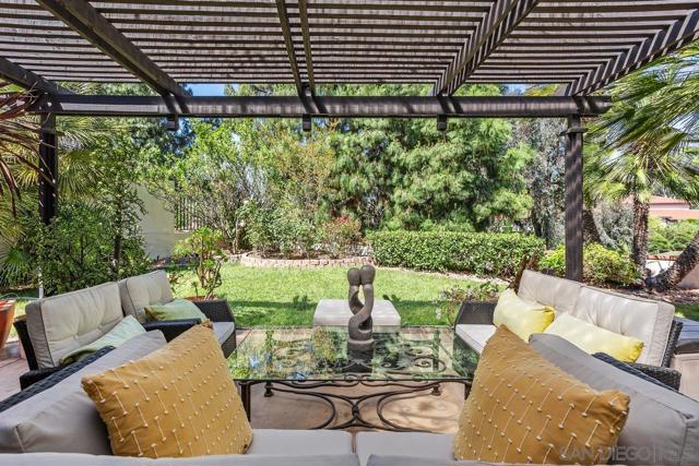 17635 Parlange Pl, San Diego CA: https://media.crmls.org/mediaz/34d76141-04b9-464b-b539-650e47bda755.jpg