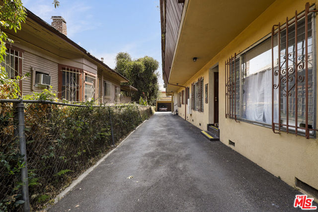  Commercial for Sale in Los Angeles, California