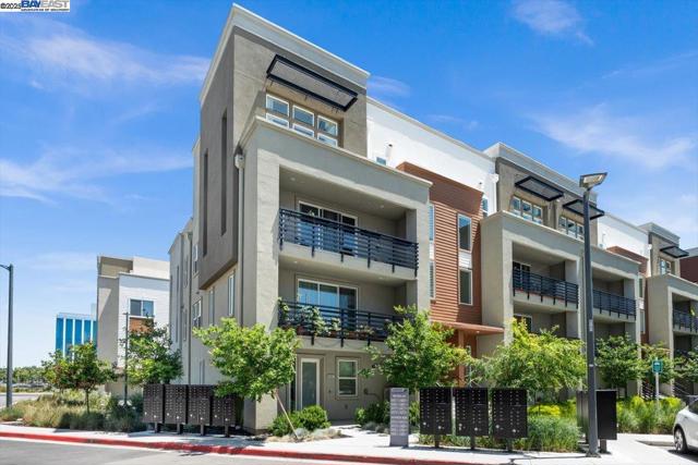 5483 Melissa Ln, Dublin CA: https://media.crmls.org/mediaz/34d83a1e-49d1-442c-b87d-0598a95c6919.jpg