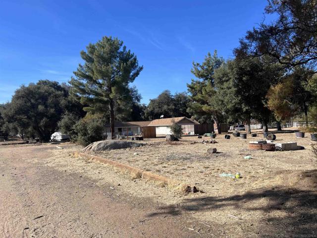 30247 Chihuahua Valley Road, Warner Springs CA: https://media.crmls.org/mediaz/34d84e75-dc49-4077-b70e-31c1b8e0d381.jpg