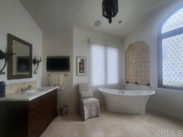 Detail Gallery Image 15 of 21 For 6540 El Camino Del Teatro, La Jolla,  CA 92037 - 5 Beds | 6 Baths