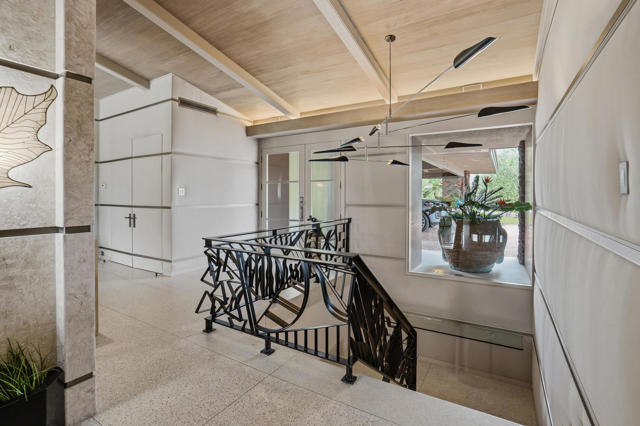 855 W Coronado Avenue, Palm Springs, CA 92262