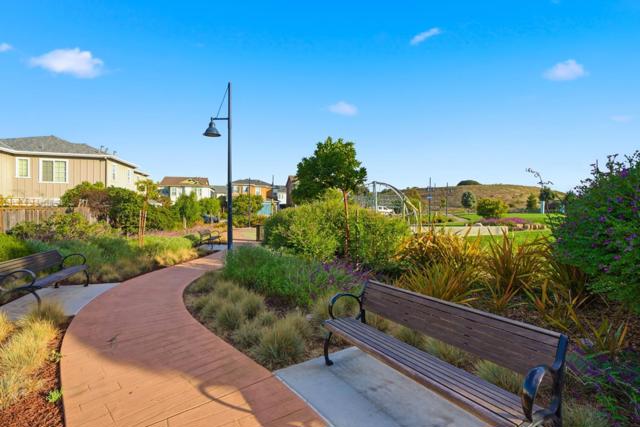 275 Skyview Drive, Marina CA: https://media.crmls.org/mediaz/34d8946b-d2ea-4321-b8b6-bf402d520781.jpg