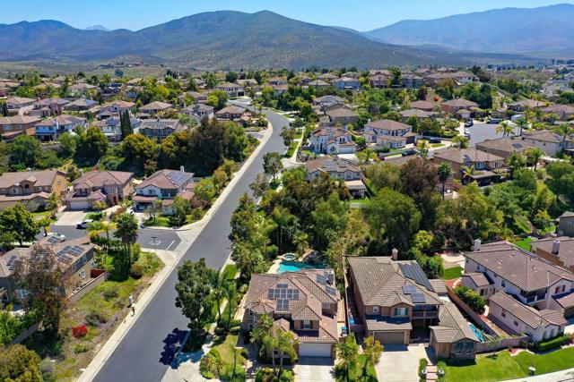 Detail Gallery Image 3 of 61 For 821 Shadow Ridge Pl, Chula Vista,  CA 91914 - 5 Beds | 4/1 Baths